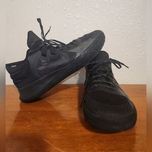 Mens Nike Kyrie Basketball Shoe. Size 11.5